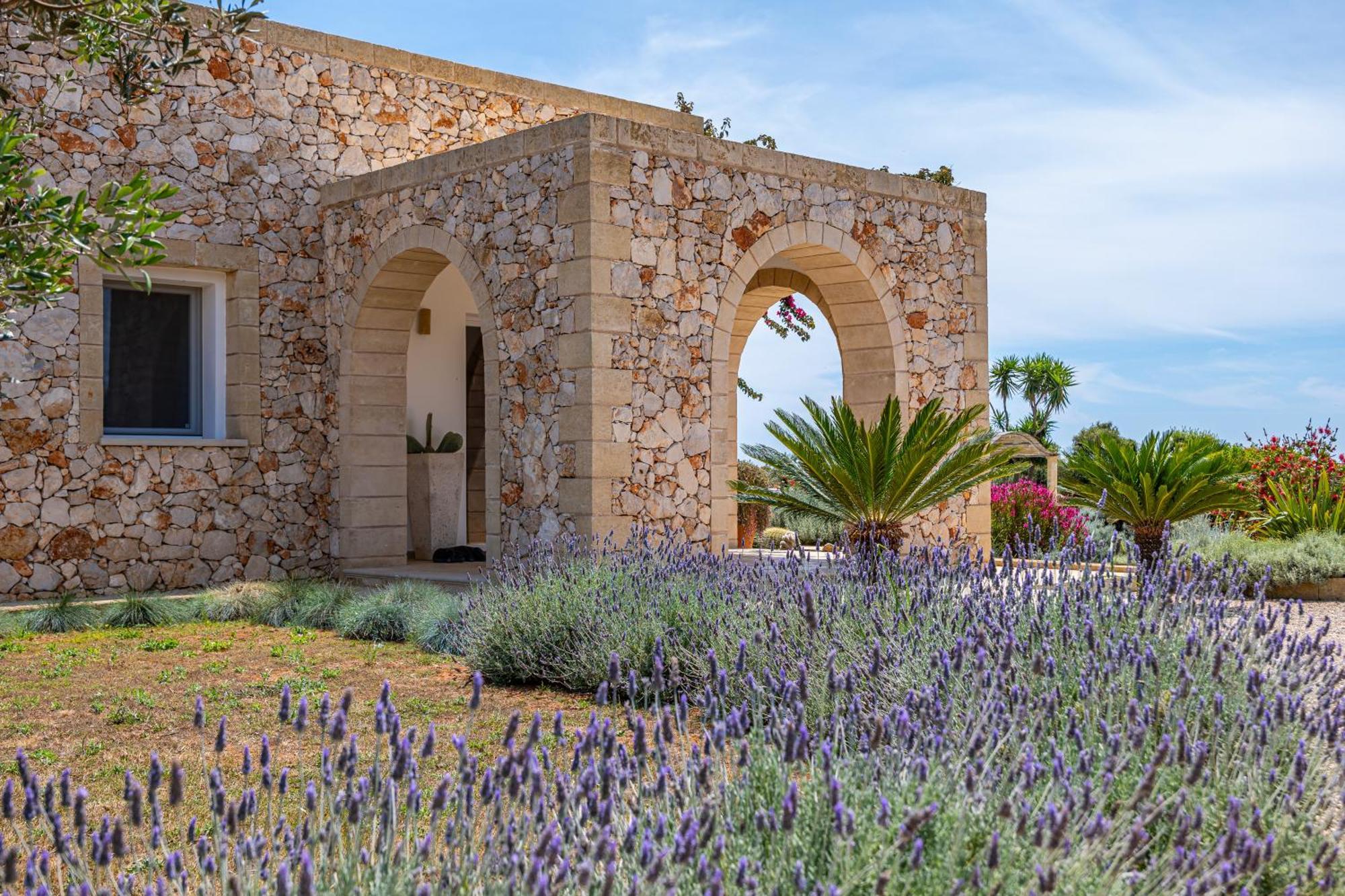 Leukos, Dimora Di Charme Villa Salve Exterior photo